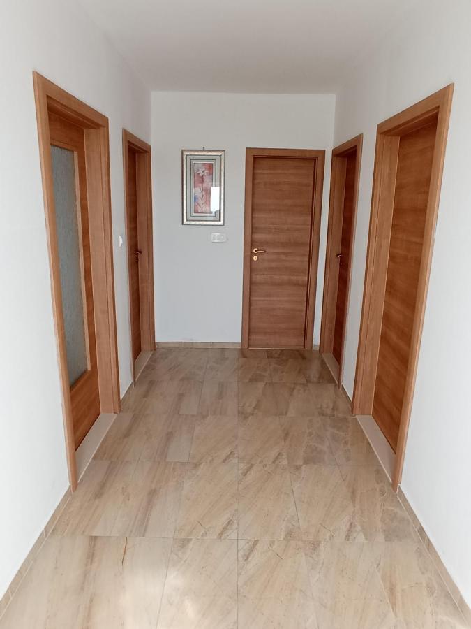 Family Paradise Apartment Ražanac